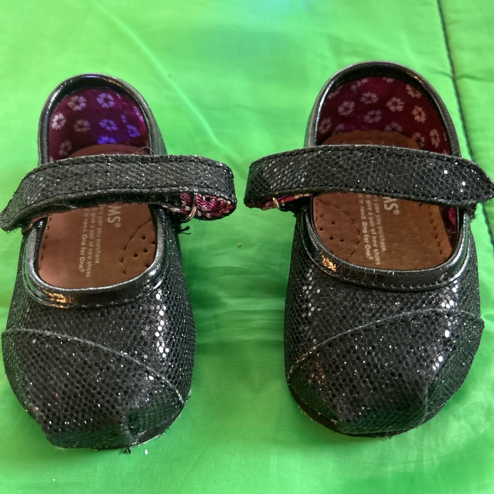 Infants girls Tom's dress shoes